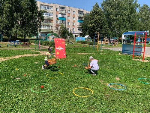 Нурлатские дошколята весело проводят лето: спорт, творчество и дружба!