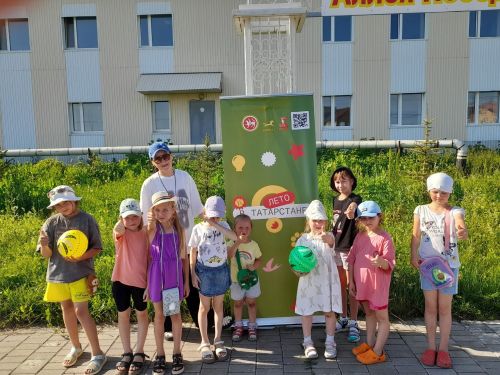 «Нескучные игры» собрали детей в сквере «Железнодорожников»