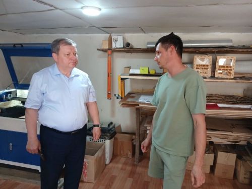 Дамир Ишкинеев посетил производство предпринимателей Нурлатского района