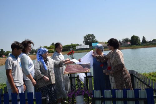 В Бикулове увековечили память бывшего главы Нурлатского района Алмаза Ахметшина