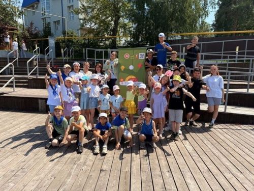 Праздничная программа прошла в парке на улице Шашина