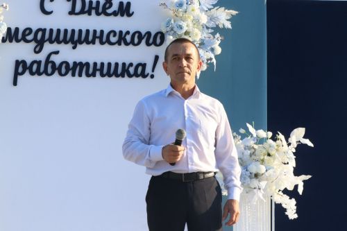 Плотнику Нурлатской ЦРБ с 55-летним стажем вручили сертификат на санаторное лечение