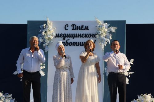 Плотнику Нурлатской ЦРБ с 55-летним стажем вручили сертификат на санаторное лечение