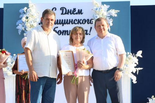 Плотнику Нурлатской ЦРБ с 55-летним стажем вручили сертификат на санаторное лечение