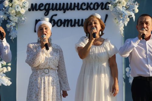 Плотнику Нурлатской ЦРБ с 55-летним стажем вручили сертификат на санаторное лечение