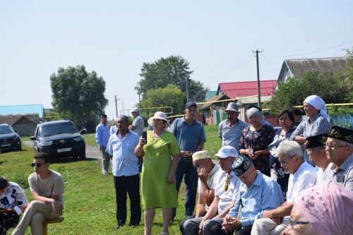 В Бикулове увековечили память бывшего главы Нурлатского района Алмаза Ахметшина