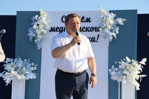 Плотнику Нурлатской ЦРБ с 55-летним стажем вручили сертификат на санаторное лечение