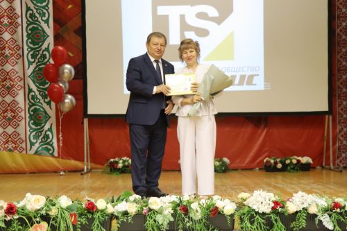 Глава Нурлатского района Дамир Ишкинеев поздравил коллектив «Техсервиса» с 25-летием предприятия