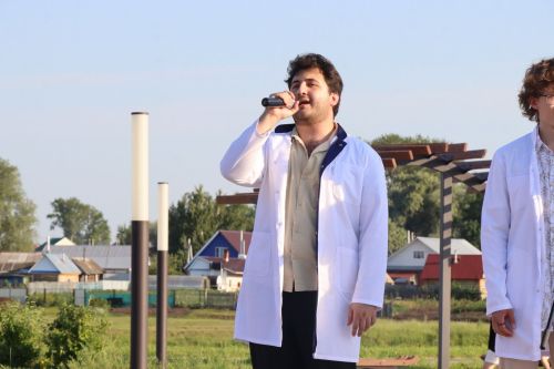 Плотнику Нурлатской ЦРБ с 55-летним стажем вручили сертификат на санаторное лечение