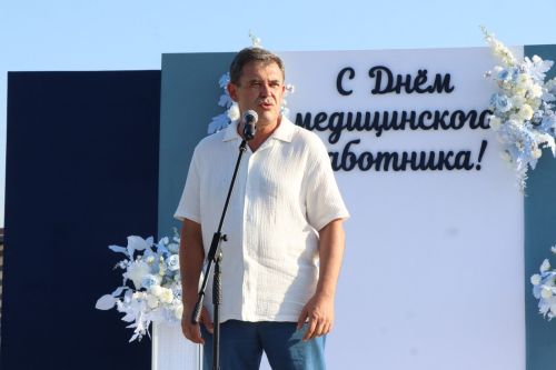 Плотнику Нурлатской ЦРБ с 55-летним стажем вручили сертификат на санаторное лечение