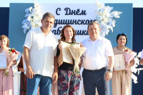 Плотнику Нурлатской ЦРБ с 55-летним стажем вручили сертификат на санаторное лечение