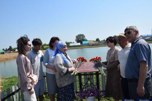 В Бикулове увековечили память бывшего главы Нурлатского района Алмаза Ахметшина