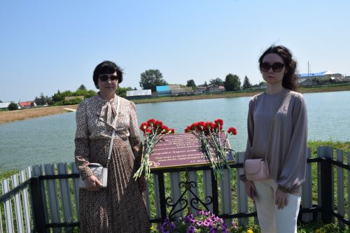 В Бикулове увековечили память бывшего главы Нурлатского района Алмаза Ахметшина