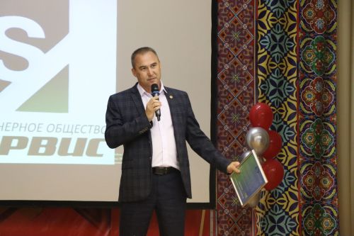 Глава Нурлатского района Дамир Ишкинеев поздравил коллектив «Техсервиса» с 25-летием предприятия