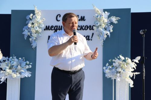 Плотнику Нурлатской ЦРБ с 55-летним стажем вручили сертификат на санаторное лечение