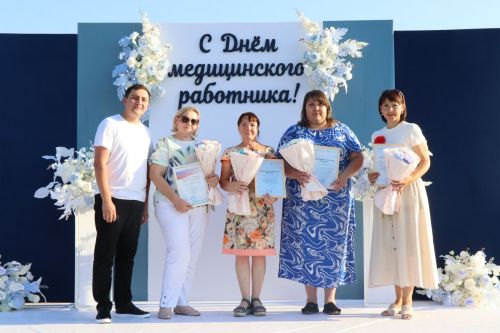 Плотнику Нурлатской ЦРБ с 55-летним стажем вручили сертификат на санаторное лечение