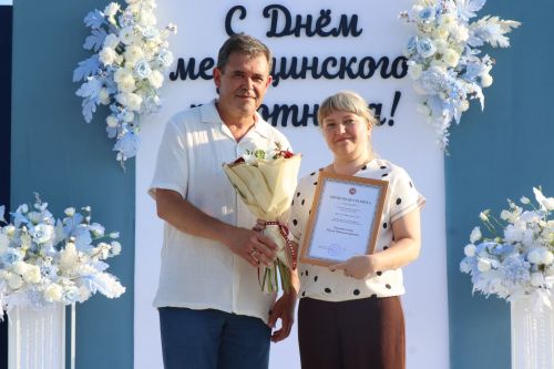 Плотнику Нурлатской ЦРБ с 55-летним стажем вручили сертификат на санаторное лечение