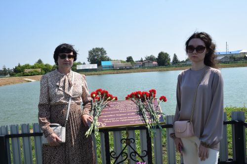 В Бикулове увековечили память бывшего главы Нурлатского района Алмаза Ахметшина