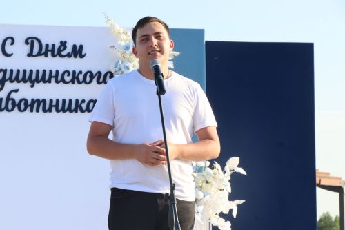 Плотнику Нурлатской ЦРБ с 55-летним стажем вручили сертификат на санаторное лечение