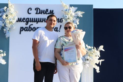 Плотнику Нурлатской ЦРБ с 55-летним стажем вручили сертификат на санаторное лечение