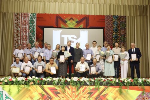 Глава Нурлатского района Дамир Ишкинеев поздравил коллектив «Техсервиса» с 25-летием предприятия