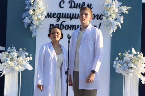 Плотнику Нурлатской ЦРБ с 55-летним стажем вручили сертификат на санаторное лечение