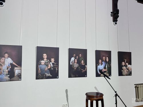 «Семья Героя»: В Казани открылась фотовыставка в честь защитников Отечества