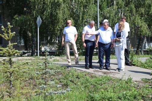 Дамир Ишкинеев посетил объекты строительства и капитального ремонта
