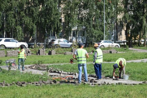 Дамир Ишкинеев посетил объекты строительства и капитального ремонта