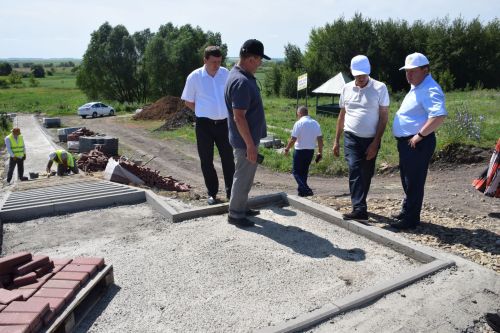 Дамир Ишкинеев посетил объекты строительства и капитального ремонта