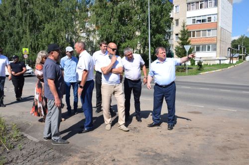 Дамир Ишкинеев посетил объекты строительства и капитального ремонта