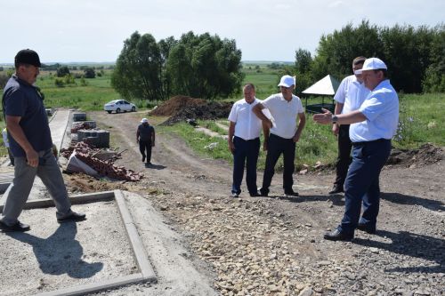 Дамир Ишкинеев посетил объекты строительства и капитального ремонта