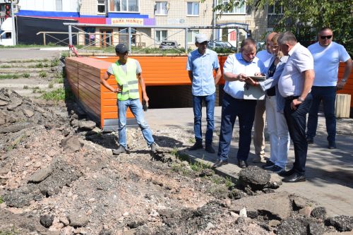 Дамир Ишкинеев посетил объекты строительства и капитального ремонта