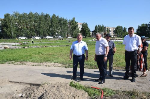 Дамир Ишкинеев посетил объекты строительства и капитального ремонта