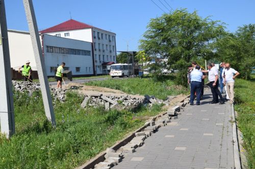 Дамир Ишкинеев посетил объекты строительства и капитального ремонта