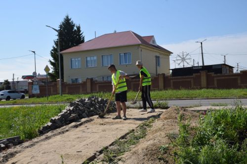 Дамир Ишкинеев посетил объекты строительства и капитального ремонта