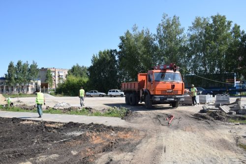 Дамир Ишкинеев посетил объекты строительства и капитального ремонта