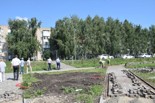 Дамир Ишкинеев посетил объекты строительства и капитального ремонта