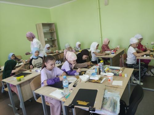 В нурлатском образовательном центре имени Ахмадзаки хазрата Сафиуллина проходят религиозные курсы для девочек