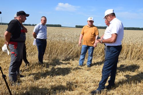 В Нурлатском районе стартовала уборочная кампания