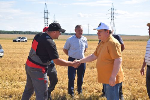В Нурлатском районе стартовала уборочная кампания