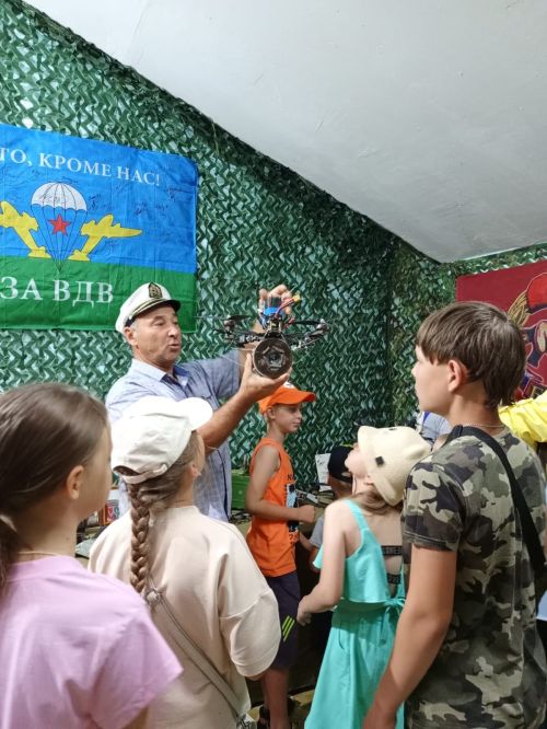 «Ильинский росточек» в гостях у героев тыла: дети Нурлата прикоснулись к истории и помогли бойцам