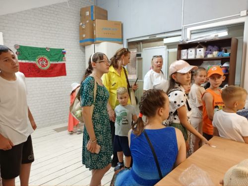 «Ильинский росточек» в гостях у героев тыла: дети Нурлата прикоснулись к истории и помогли бойцам