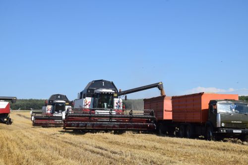 В Нурлатском районе стартовала уборочная кампания