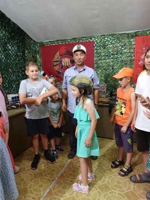 «Ильинский росточек» в гостях у героев тыла: дети Нурлата прикоснулись к истории и помогли бойцам