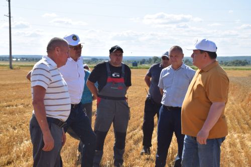 В Нурлатском районе стартовала уборочная кампания