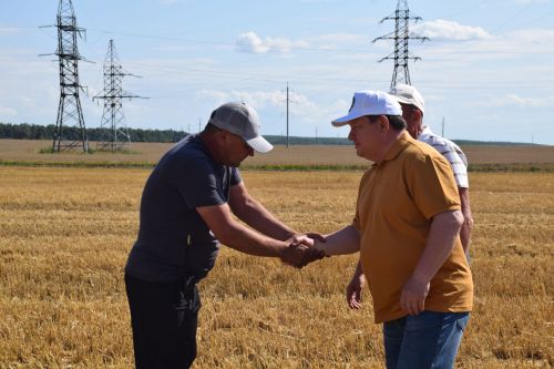 В Нурлатском районе стартовала уборочная кампания