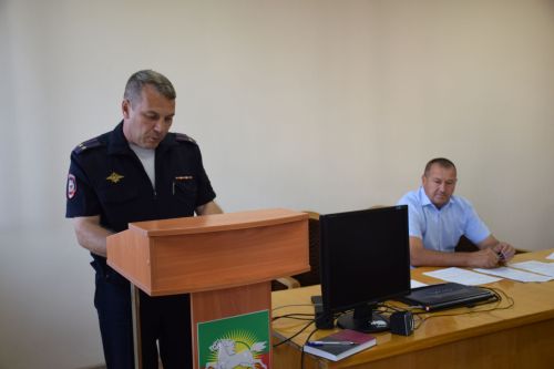 Темой разговора на внеочередном заседании комиссии по БДД в Нурлате стало столкновение юного питбайкера с автомобилем