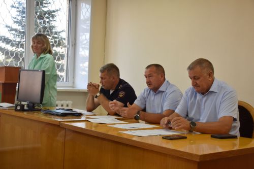 Темой разговора на внеочередном заседании комиссии по БДД в Нурлате стало столкновение юного питбайкера с автомобилем
