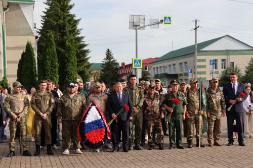 В Нурлате отметили День ветеранов боевых действий (+фоторепортаж)